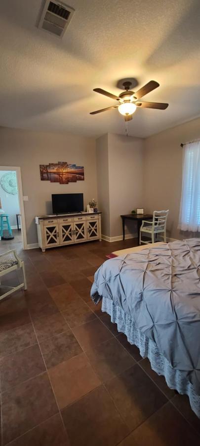 Hill Country Haute N Haus Relax And Renew Fischer Экстерьер фото